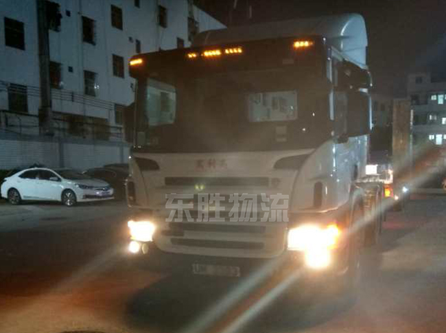 小轎車托運(yùn)到香港，轎車運(yùn)輸香港案例圖