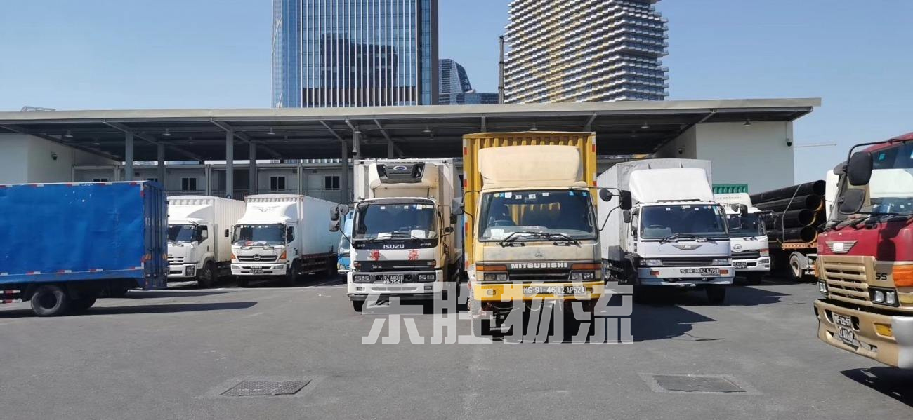 中港運(yùn)輸，中港物流運(yùn)輸車隊(duì)，發(fā)貨到香港物流運(yùn)輸案例圖